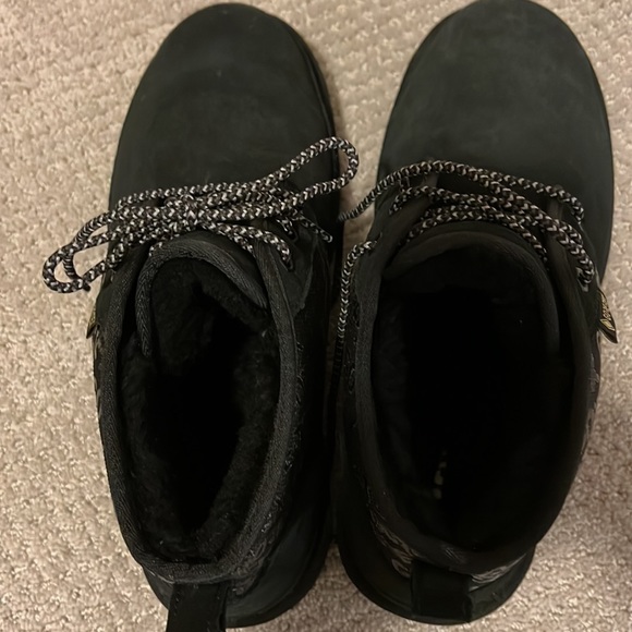 UGG Men’s Neumal waterproof gore-tex fleece sheepskin lined boots Size 10 NEW! - Picture 4 of 7